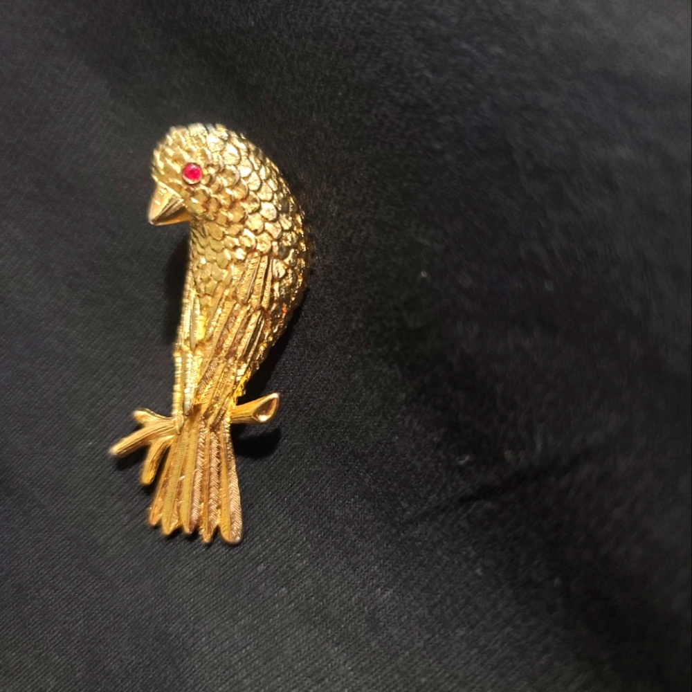 Golden bird pin brooches vintage piece